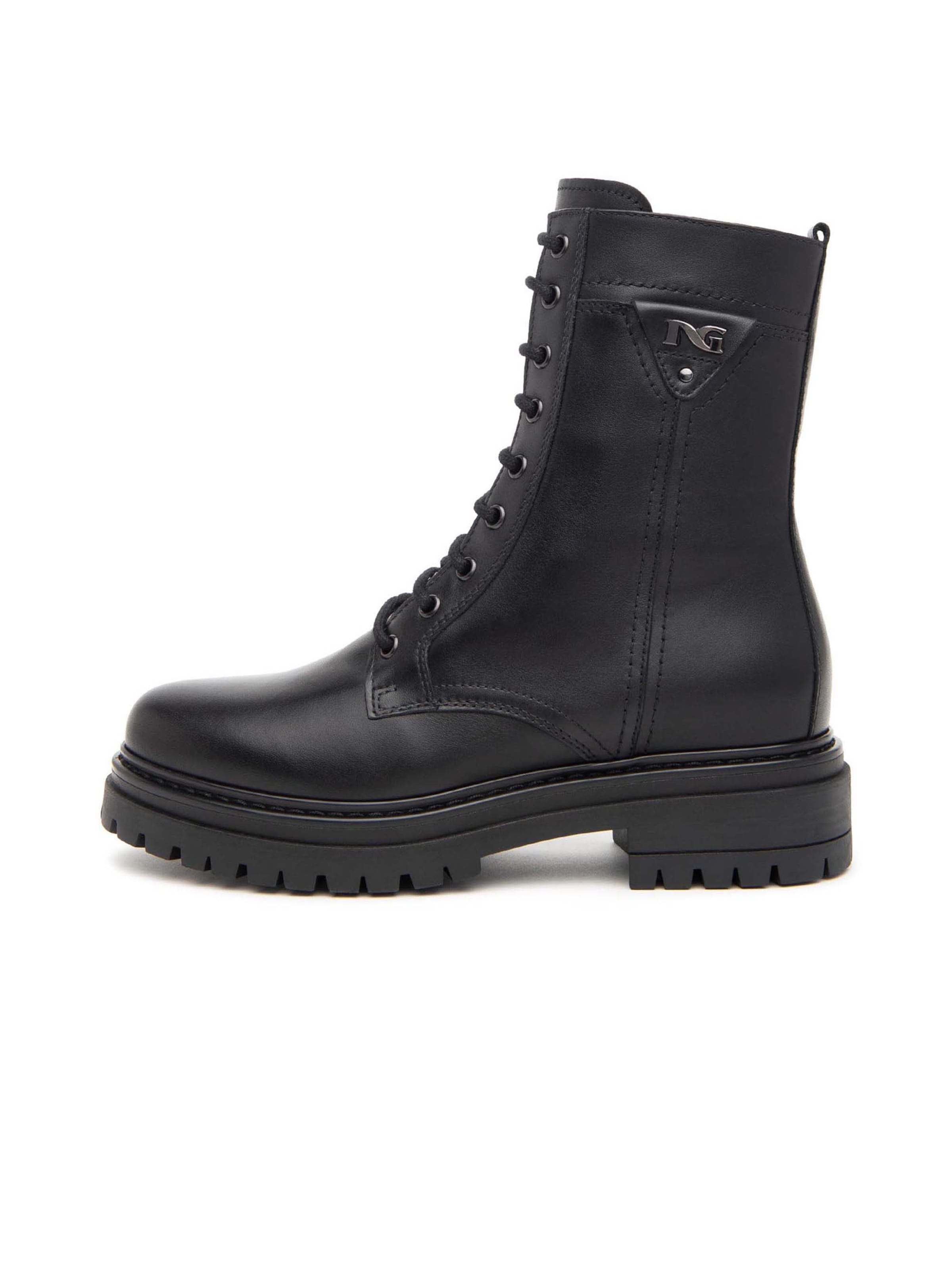 Nero Giardini Instappers in Zwart: voorkant