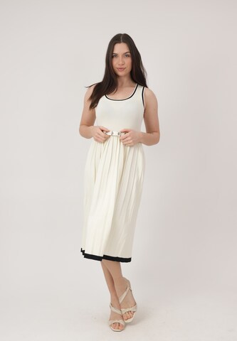 Robe Elara en beige : devant