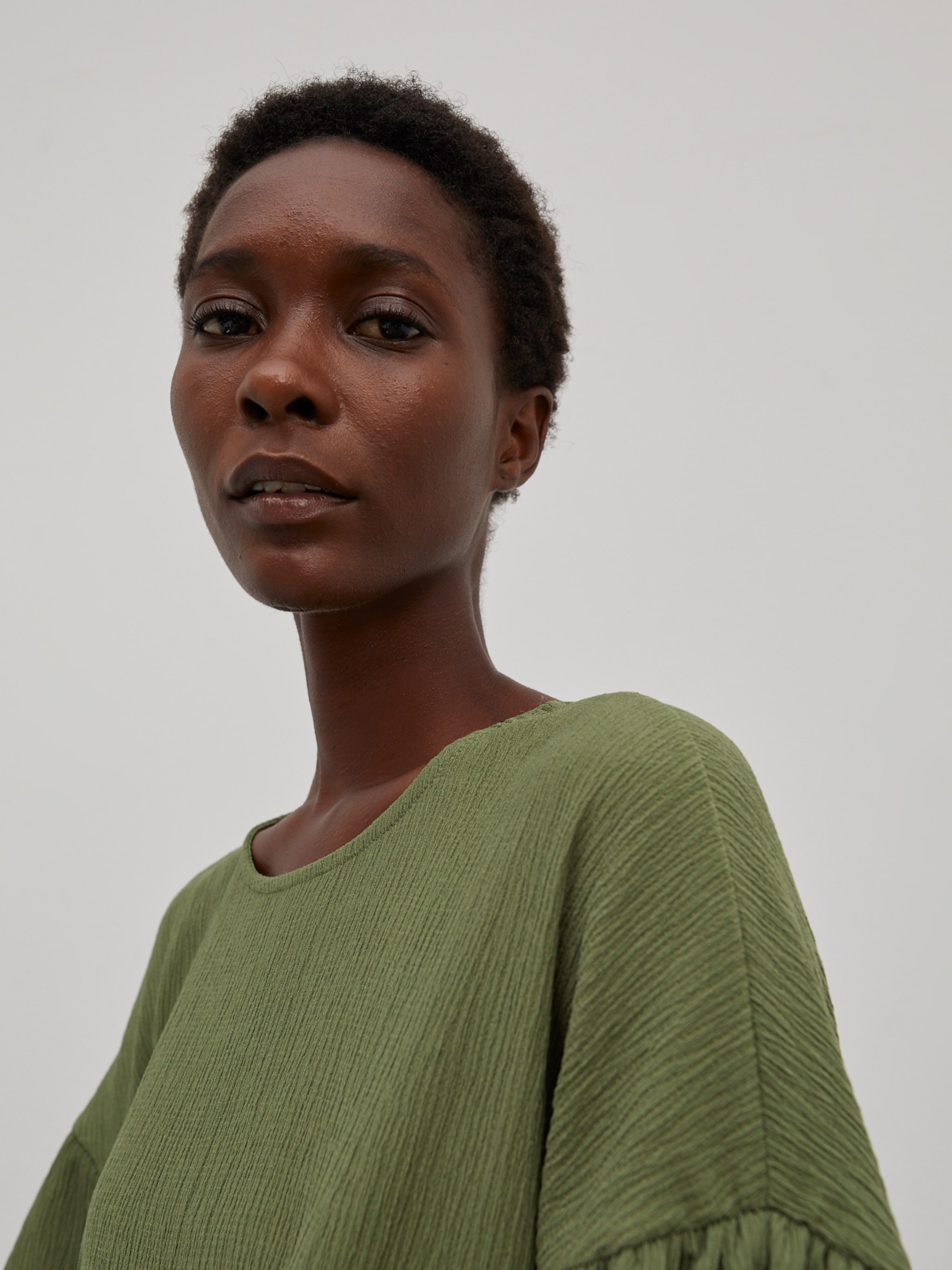 EDITED Produits Robe 'Deike' olive