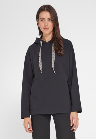 Emilia Lay Sweatshirt in Zwart: voorkant