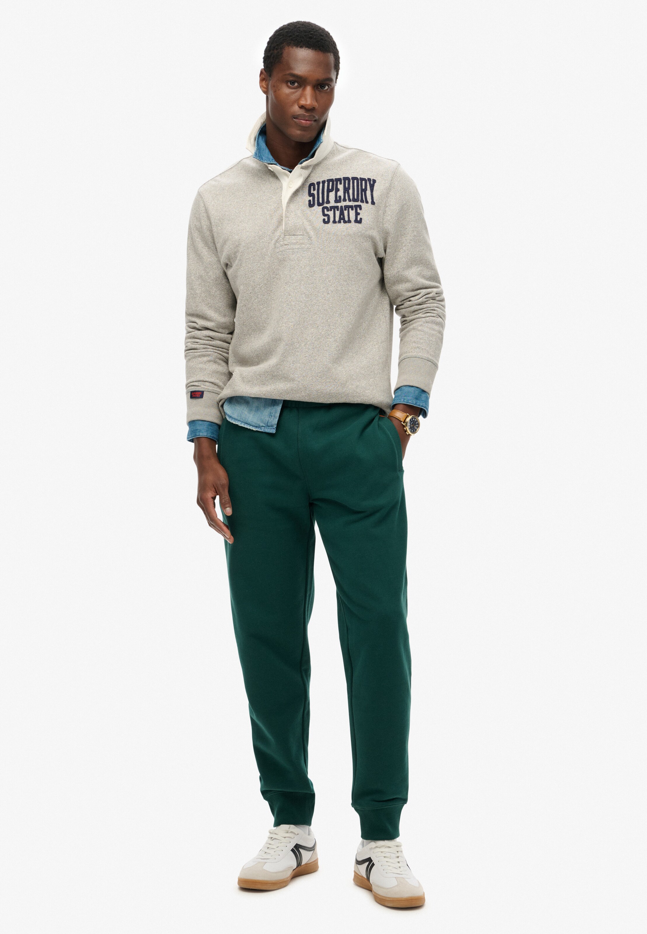 Superdry Tapered Broek 'Essential' in Groen