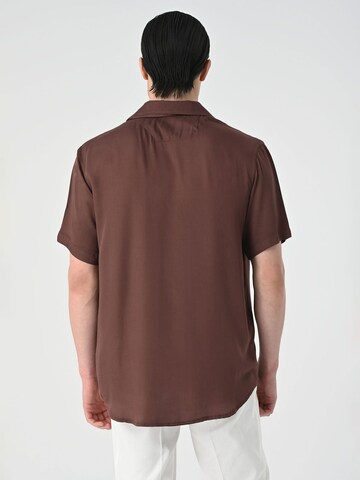 Coupe regular Chemise Antioch en marron