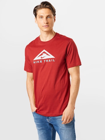 T-Shirt fonctionnel NIKE en rouge : devant