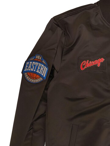 Mitchell & Ness Between-Season Jacket 'Chicago Bulls' in Black