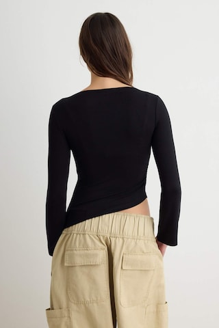 Trendyol - Camiseta en negro