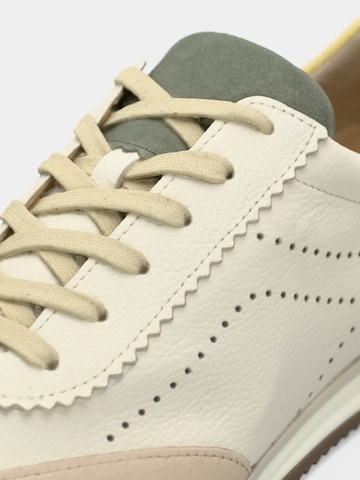 GABOR Низкие кроссовки в Желтый