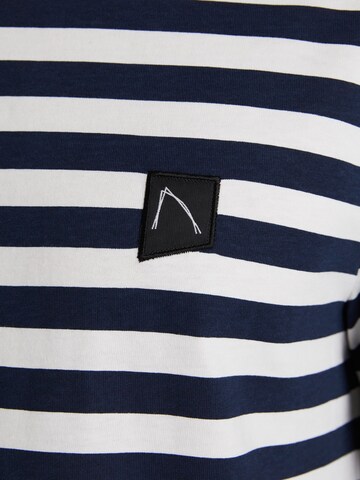 CHASIN' T-Shirt 'Beck' in Blau