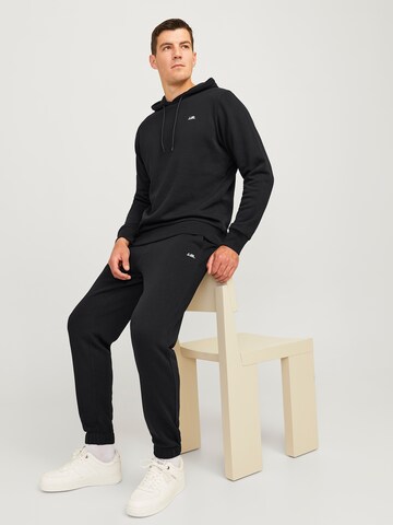 Tapered Pantaloni 'JREBGORM' di JJ Rebel in nero