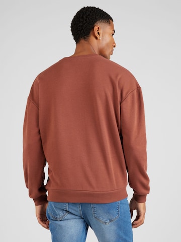 Sweat-shirt 'Rocco' ABOUT YOU en marron