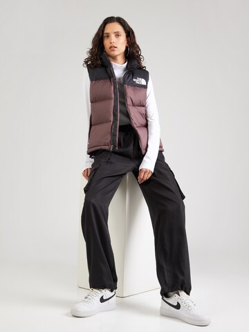 Vestă de la THE NORTH FACE pe roșu