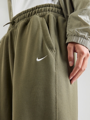 Nike Sportswear regular Παντελόνι σε πράσινο