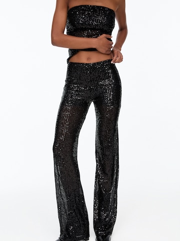 Pull&Bear Wide leg Byxa i svart: framsida