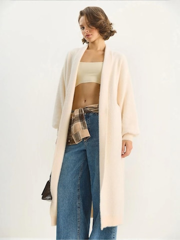 Manteau en tricot Bianco Lucci en blanc : devant