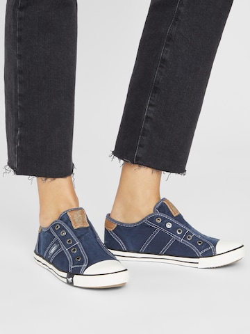 MUSTANG Trampki slip on w kolorze niebieski: przód