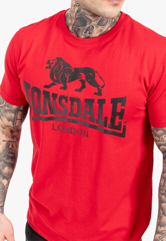 T-Shirt LONSDALE en rouge
