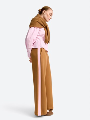 Rich & Royal Wide Leg Bukser med lægfolder i brun