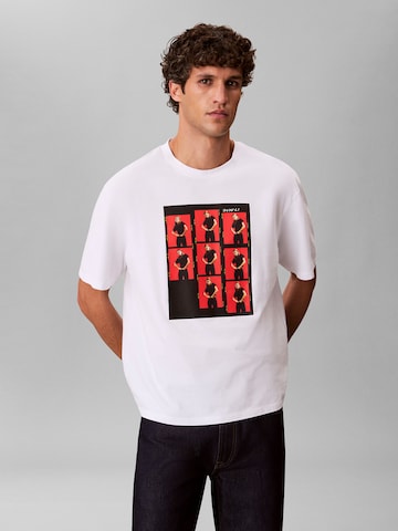 T-Shirt 'Outtakes' Calvin Klein en blanc : devant