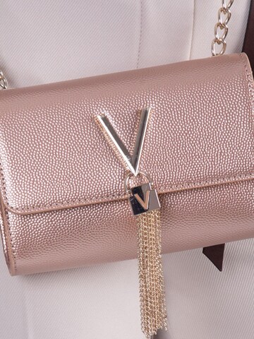 Borsa a sacco 'DIVINA VBS1R403G' di VALENTINO in rosa