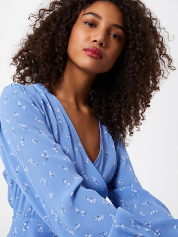 Robe 'Essa' Neo Noir en bleu