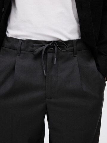 Regular Pantalon à plis 'SLHLEROY' SELECTED HOMME en noir
