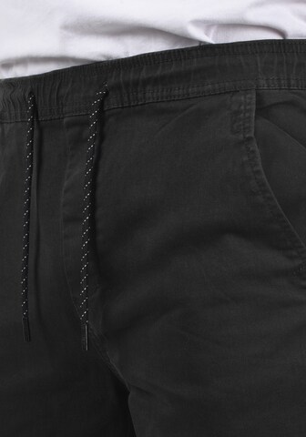 !Solid Regular Chino Pants 'Henako' in Black