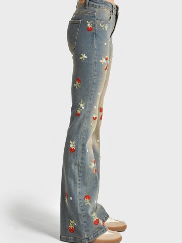 IT'S BASIC Flared Jeans 'Flare Mid Rise Jeans' in Blauw