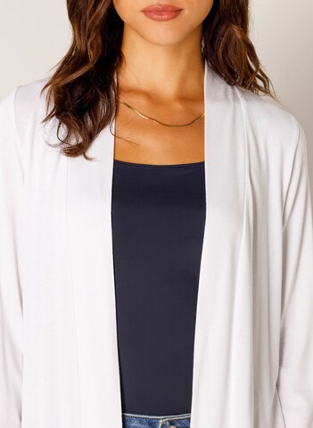BASE LEVEL Strickjacke in Weiß