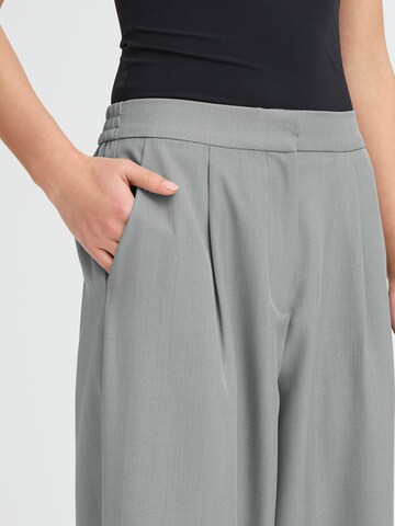 ICHI Baggy Pleat-Front Pants 'IHFAVA' in Grey