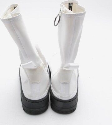 NIKE Dress Boots in 36,5 in White