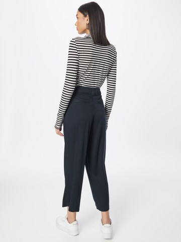 s.Oliver Loose fit Pleat-Front Pants in Blue