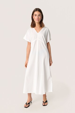 SOAKED IN LUXURY Jurk 'Bamone' in Wit: voorkant