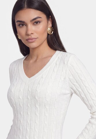 faina Dress in White