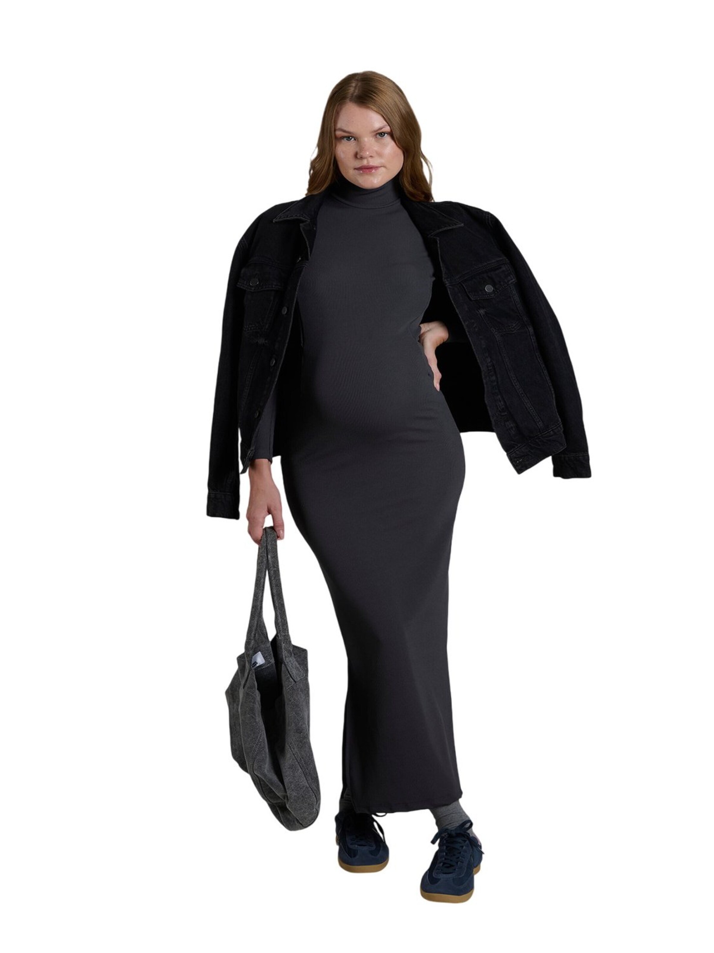 LYN MAMA Dress in Grey: front
