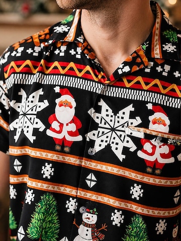King Kameha - Ajuste regular Camisa 'Christmas Rows' en negro