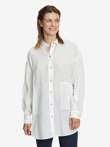 Betty & Co Blouse in White: front