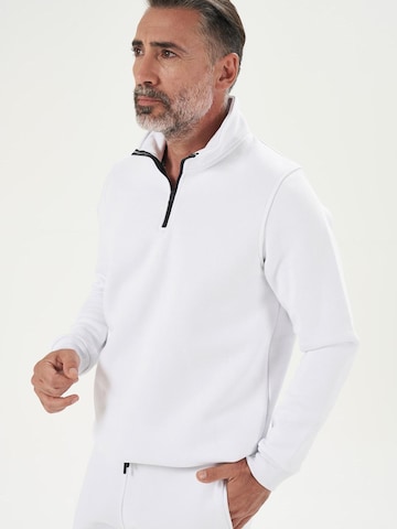 LOUIS LECLER Sweatshirt 'Remy' in Wit