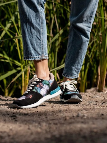 inkkas Sneaker low 'Spirit Bear - Vegan Premium Sneaker | Nachhaltig & Handgefertigt.' in Mischfarben