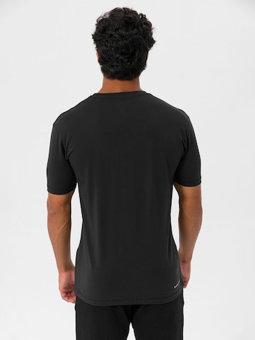 MOROTAI T-shirt 'ESSENTIAL' i svart