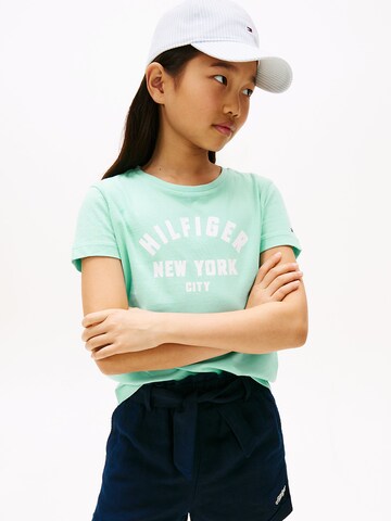 T-Shirt TOMMY HILFIGER en vert : devant