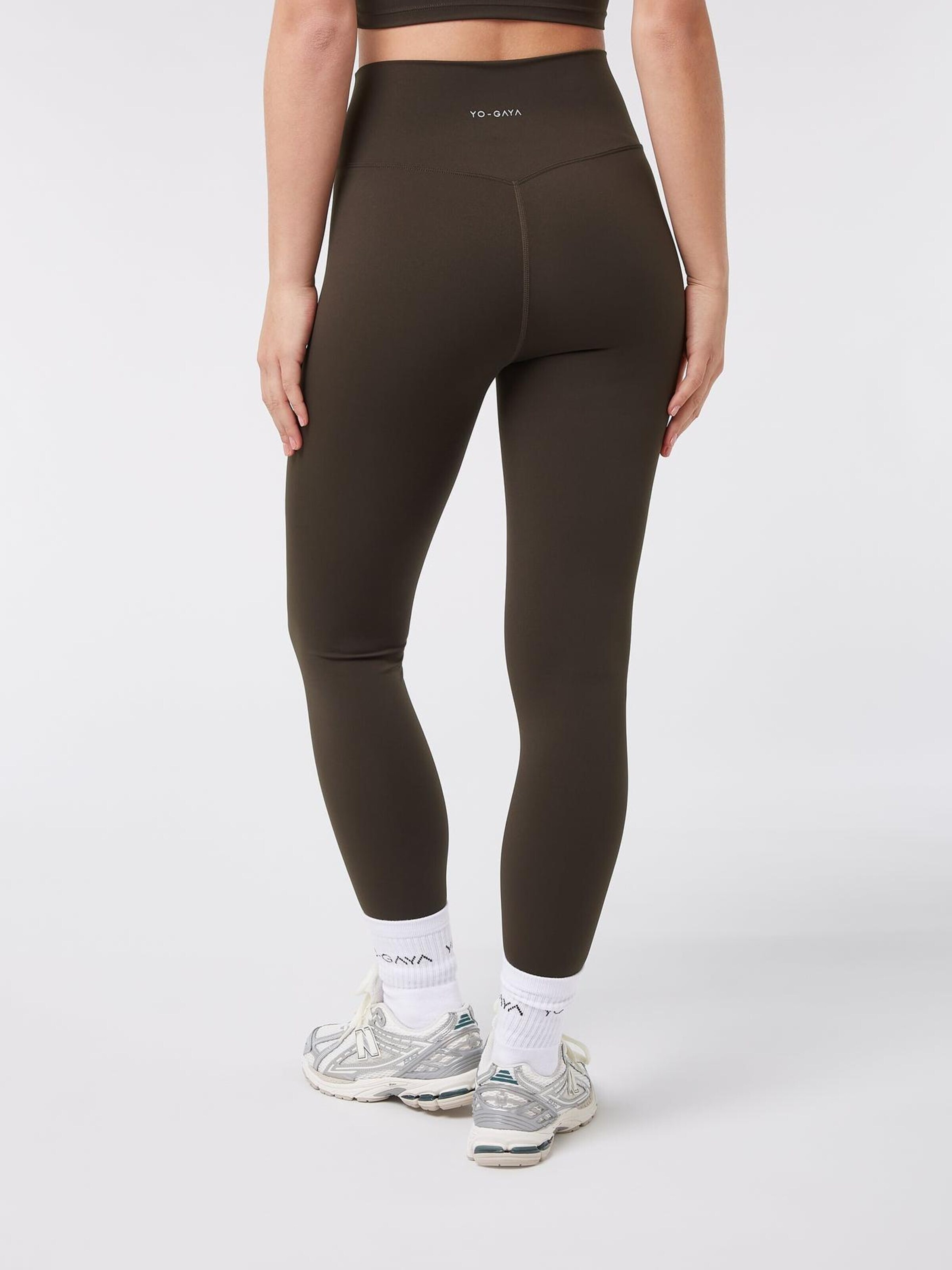 YO-GAYA Skinny Leggings in Bruin