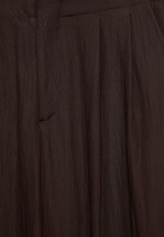 Wide Leg Pantalon à pince Pull&Bear en marron