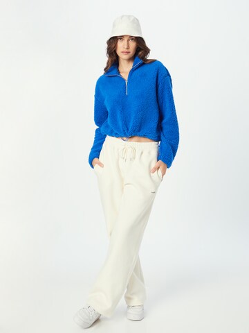 PIECES - Sweatshirt 'FERNA' em azul