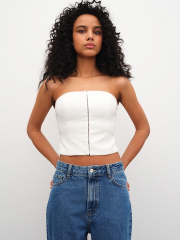 RÆRE by Lorena Rae Top 'Madita' in White: front