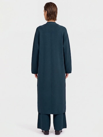 APART Strickmantel in Blau