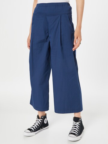 BRAX Wide leg Pleat-Front Pants 'Maine' in Blue: front