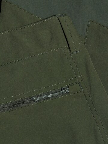 MAMMUT Regular Outdoor Pants 'Runbold Guide' in Green