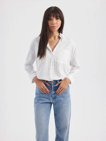 Camicia da donna di Hiccup in bianco: frontale