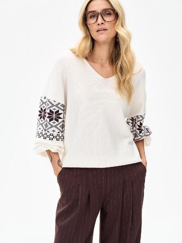 Blue Shadow Sweater in Beige