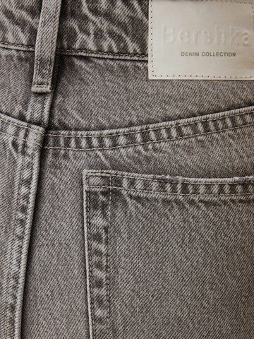 Bershka Regular Jeans in Grau