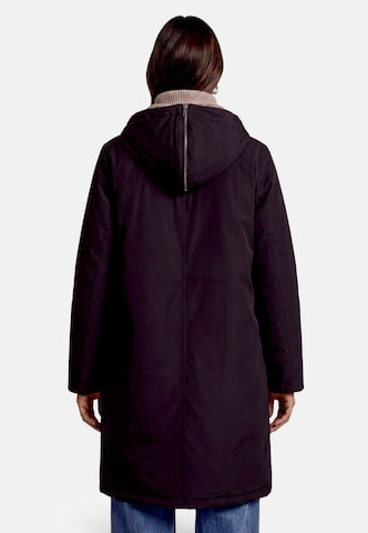 Cappotto invernale di zero in nero